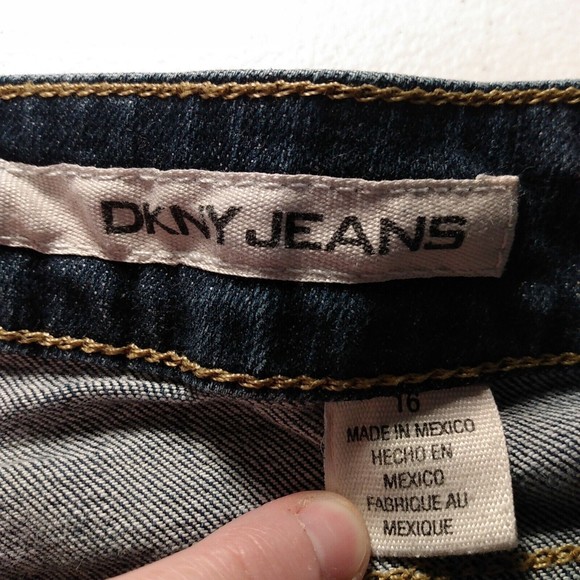 DKNY Jeans Women's Plus Size 16 Blue Denim Straight Leg - Picture 4 of 8